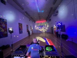 Vinyl DJ Experience by DJ Diamond Dust. Newer version of the iconic psychedelic of the 60's and 70's.